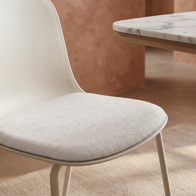 Linda - Lot de 2 chaises en tissu et métal pieds beiges