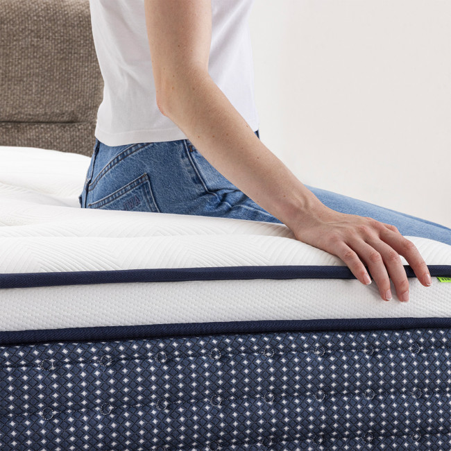 Somnia - Matelas à ressort et mémoire de forme, accueil moelleux